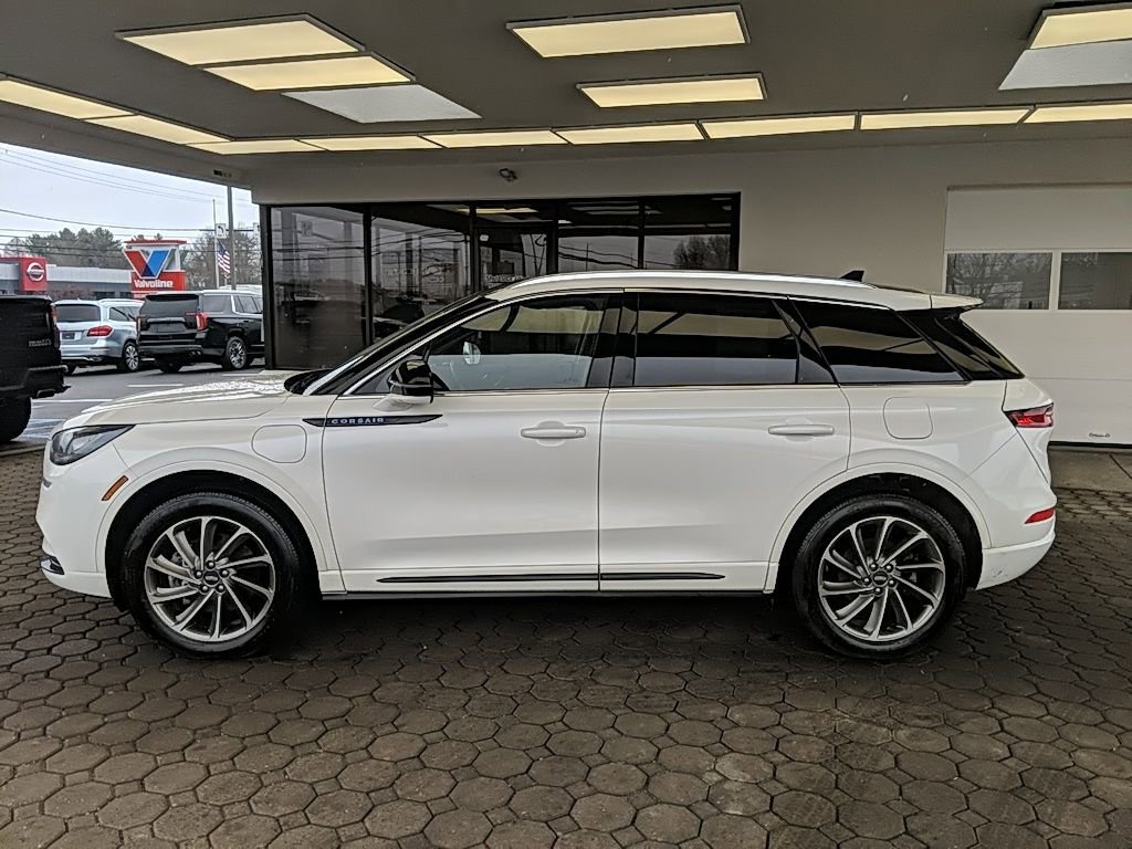 Certified 2022 Lincoln Corsair Grand Touring image 9