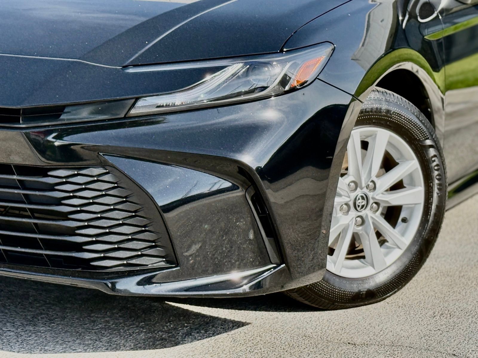 Used 2026 Toyota Camry LE w/ Convenience Package FWD image 3