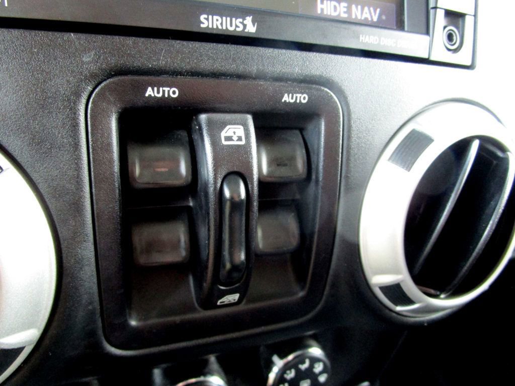 Used 2018 Jeep Wrangler Unlimited Sahara w/ Connectivity Group image 25