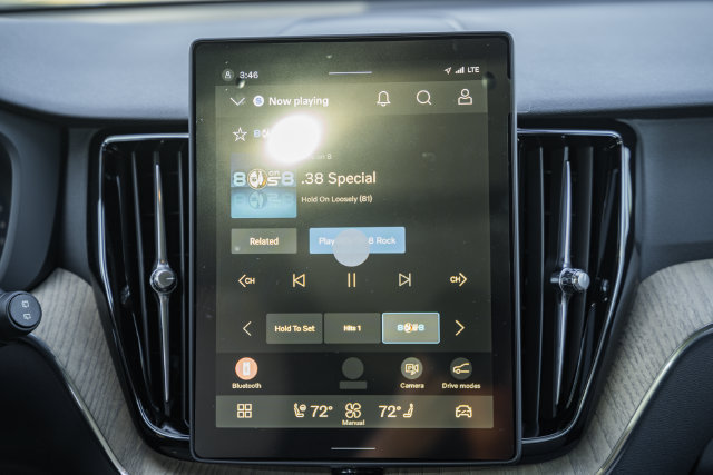 New 2027 Volvo XC60 B5 Plus AWD/4WD image 23