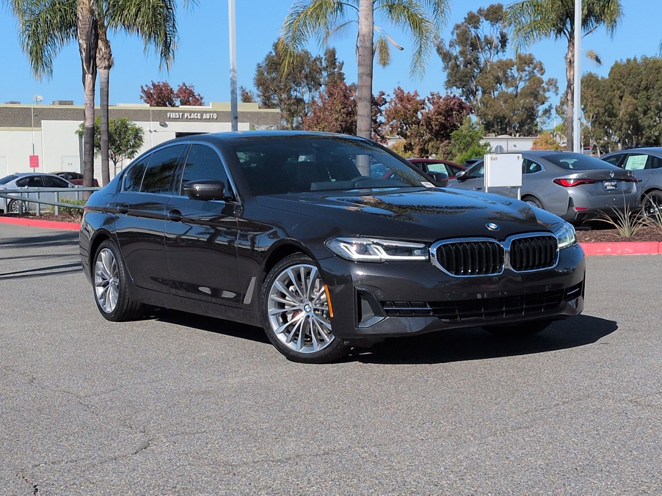 Used 2023 BMW 530i w/ Premium Package image 2