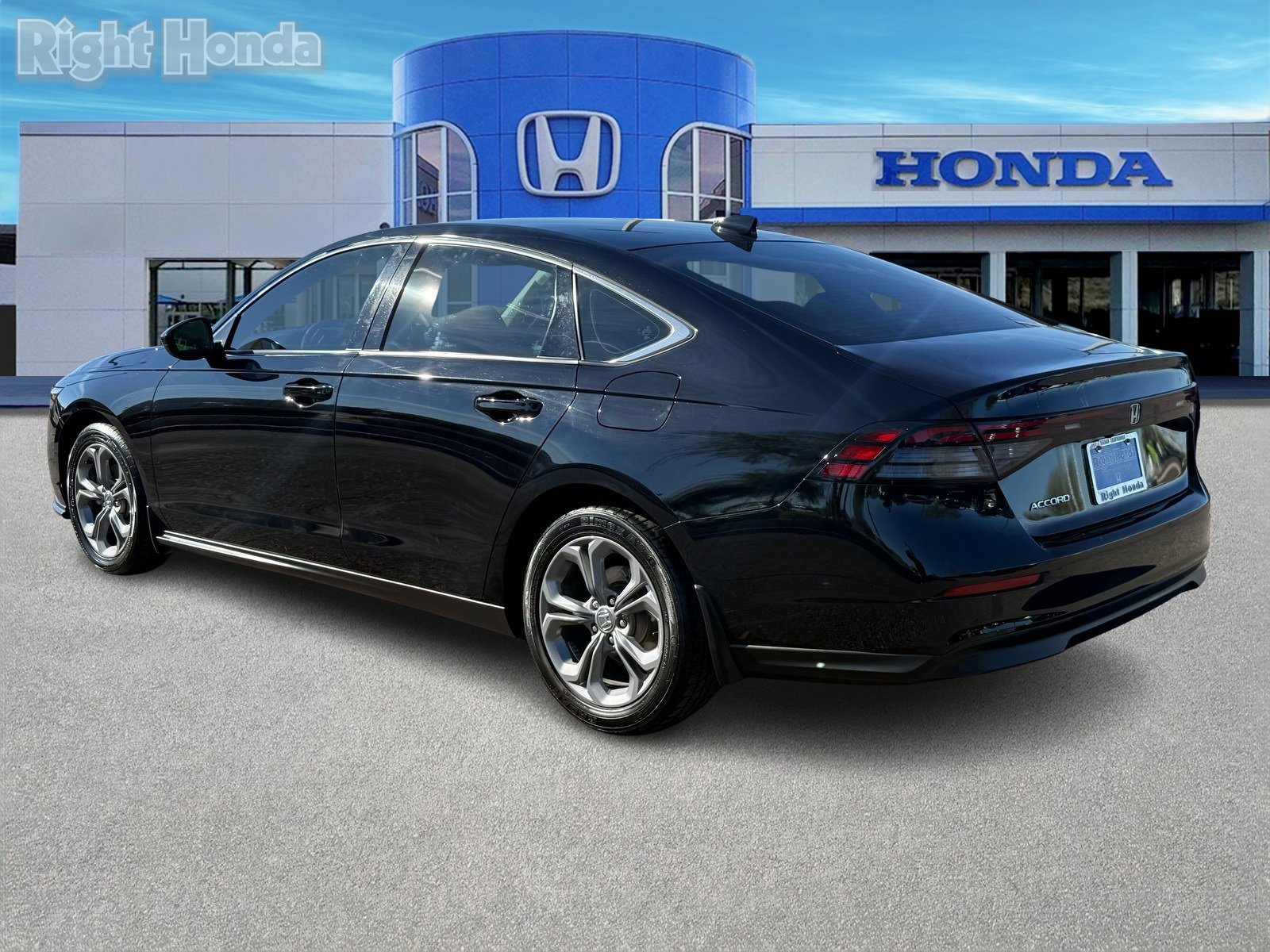 Used 2024 Honda Accord EX image 4