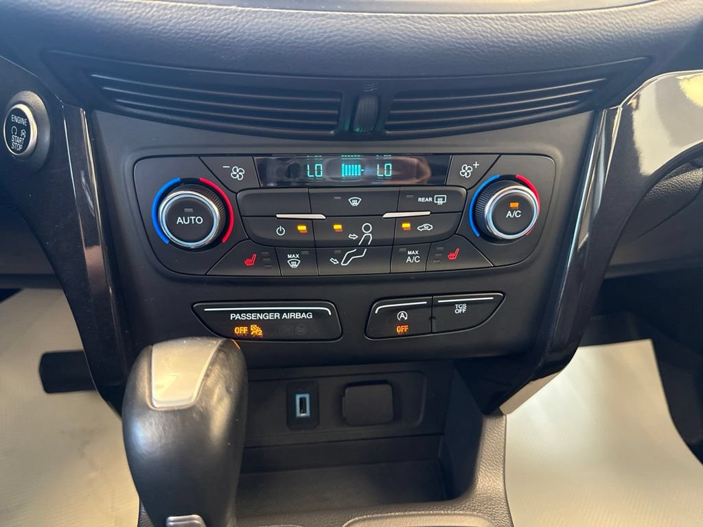 Used 2017 Ford Escape Titanium AWD/4WD image 23