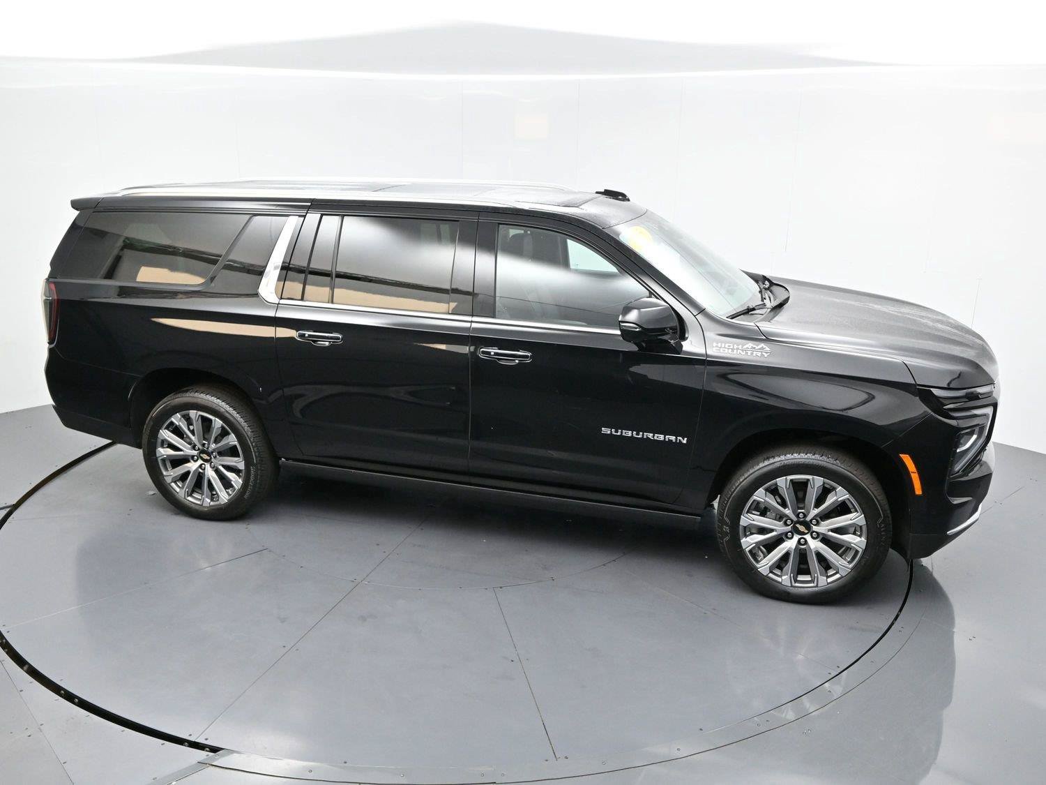 Used 2025 Chevrolet Suburban High Country AWD/4WD image 48