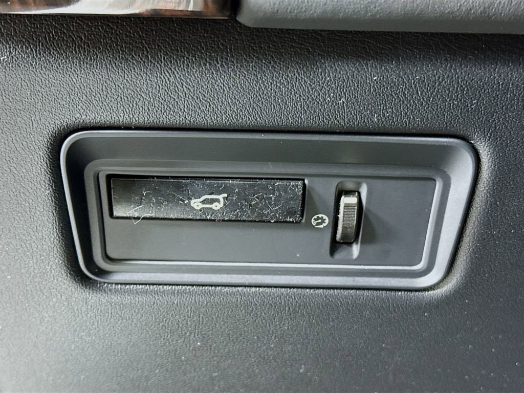 Used 2014 Land Rover Range Rover Supercharged image 11