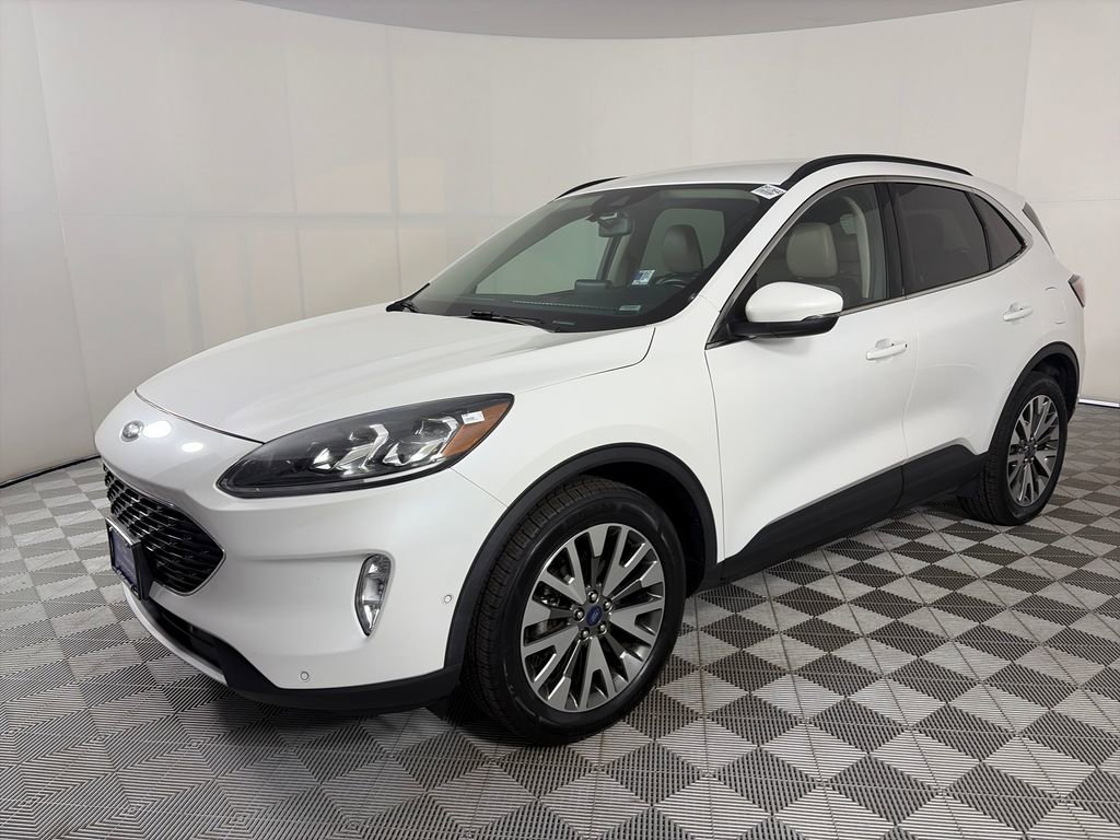 Certified 2020 Ford Escape Titanium image 3