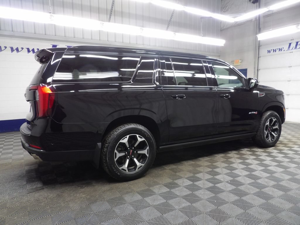 Used 2025 GMC Yukon XL AT4 AWD/4WD image 4