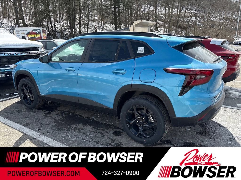 New 2026 Chevrolet Trax LT w/ Midnight Edition FWD image 3