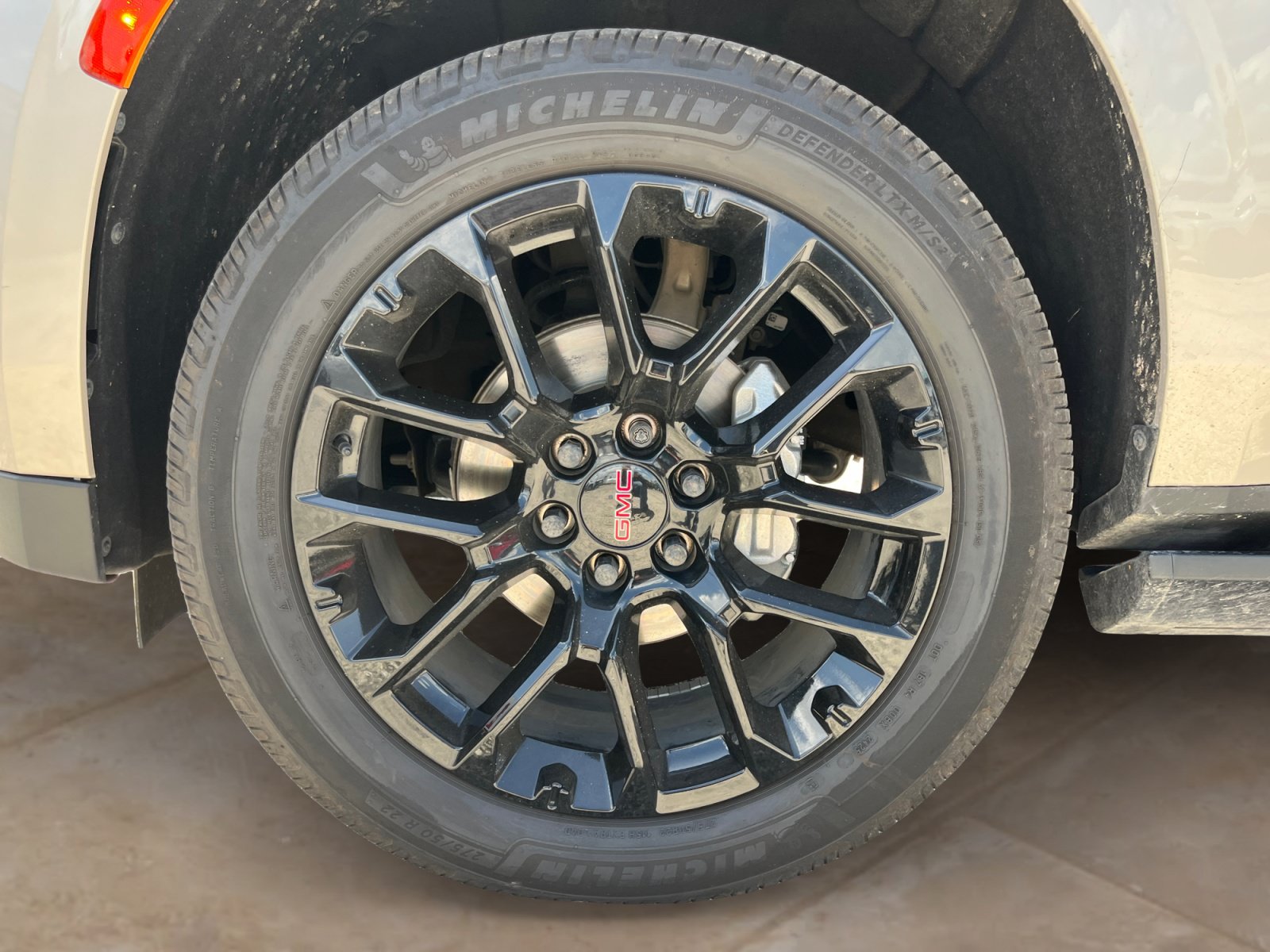 Used 2022 GMC Yukon XL Denali AWD/4WD image 25