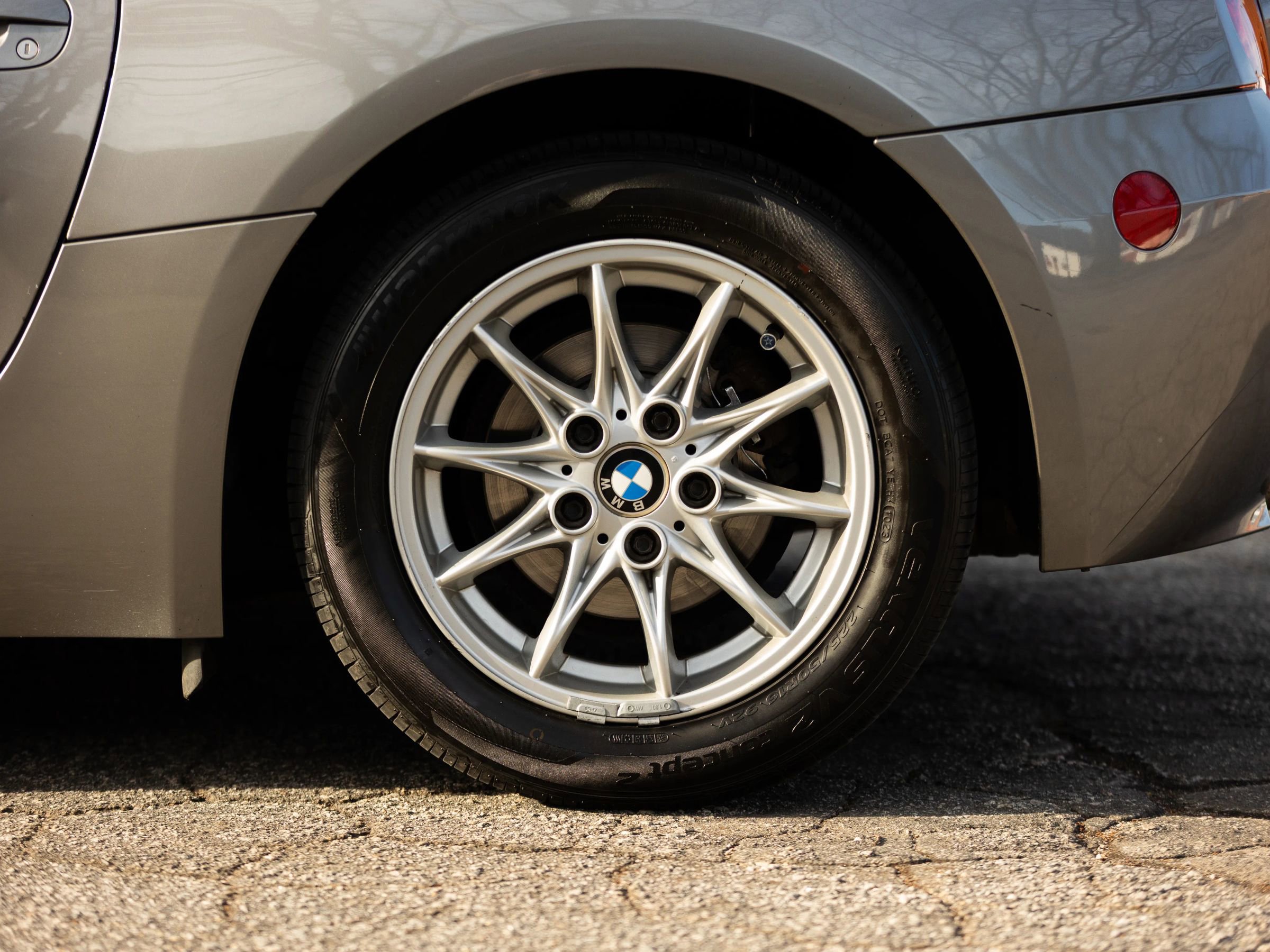 Used 2003 BMW Z4 2.5i image 15