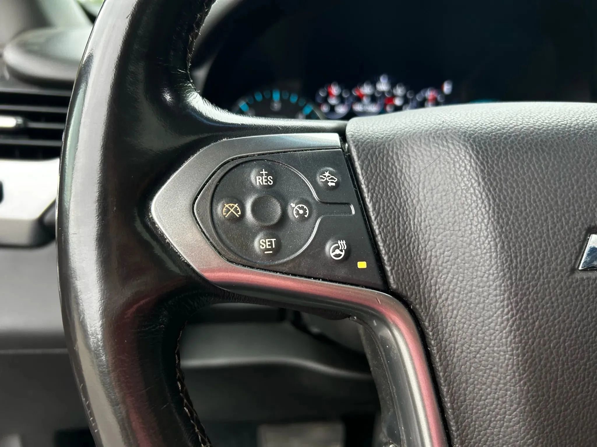 Used 2018 Chevrolet Suburban Premier image 16