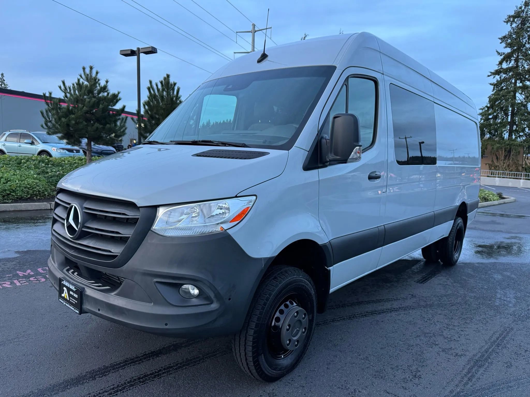 Used 2021 Mercedes-Benz Sprinter 3500 image 4
