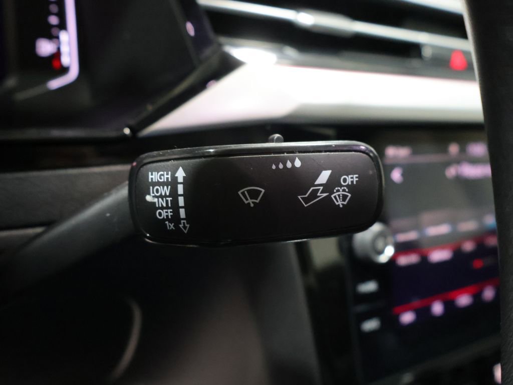 Used 2023 Volkswagen Arteon SEL Premium AWD/4WD image 37