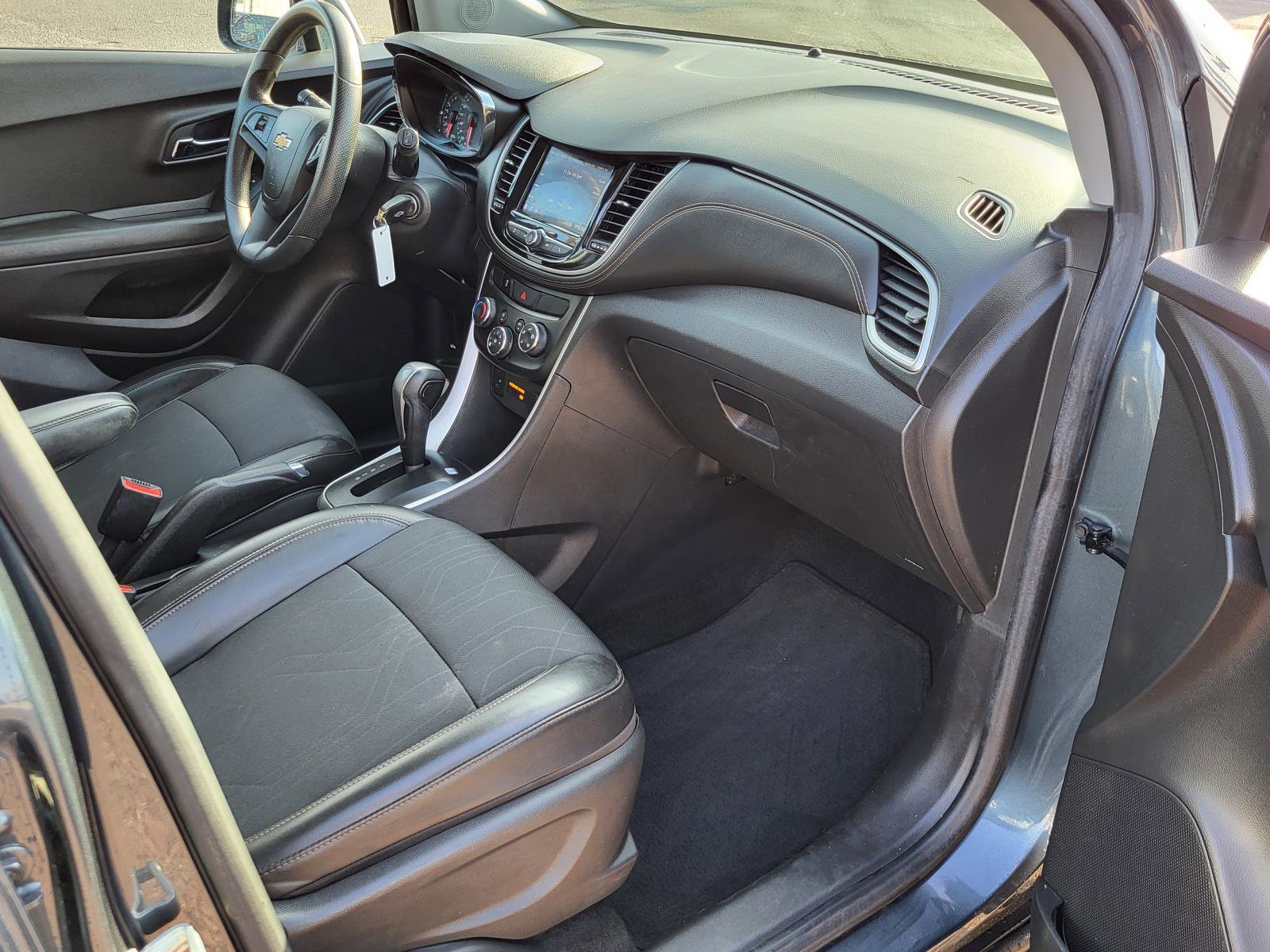 Used 2021 Chevrolet Trax LT image 9