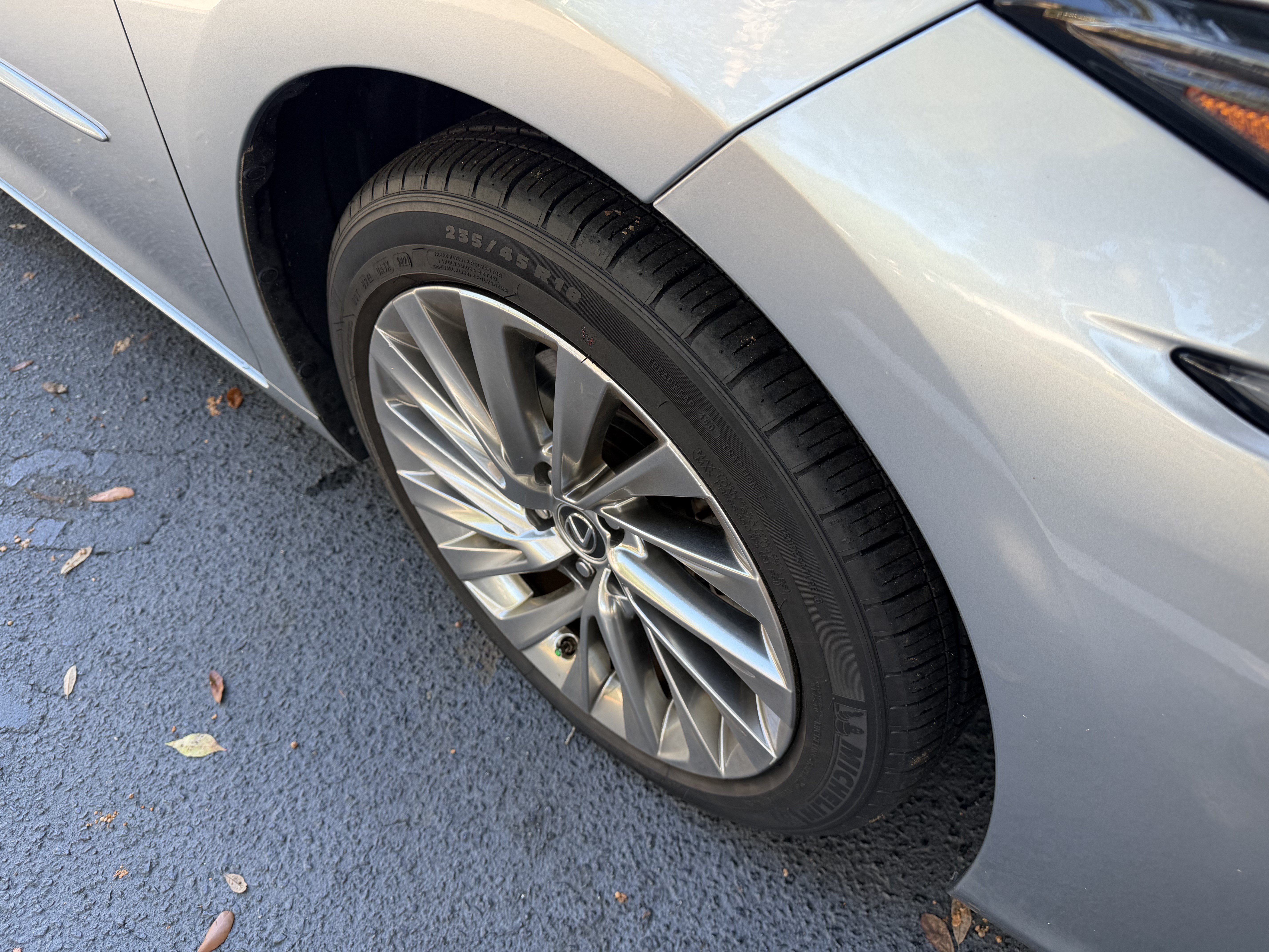Used 2022 Lexus ES 300h Ultra Luxury FWD image 11