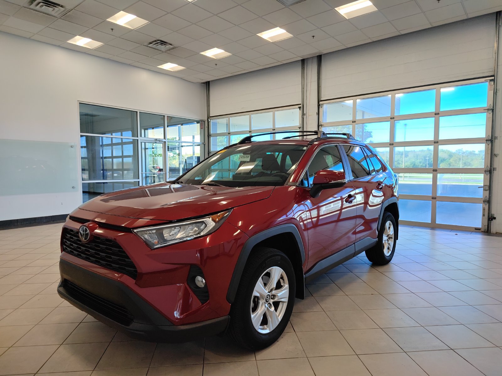 Used 2021 Toyota RAV4 XLE AWD/4WD image 7