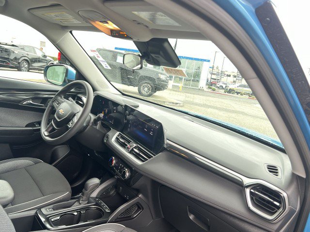 Used 2026 Chevrolet TrailBlazer LT FWD image 28