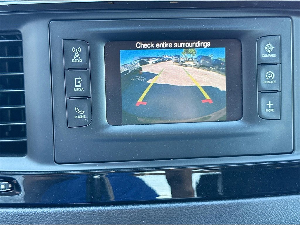 Used 2017 Chrysler Pacifica Touring-L image 14