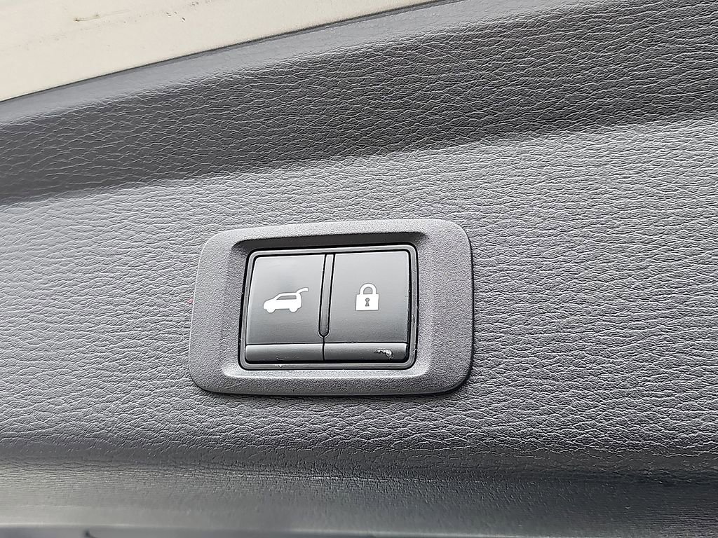 Used 2024 Mitsubishi Outlander SE image 29