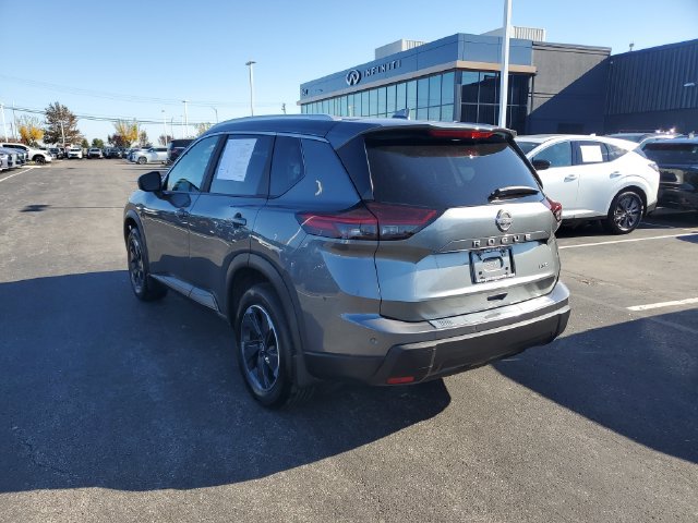 Certified 2025 Nissan Rogue SV w/ SV Premium Package AWD/4WD image 3