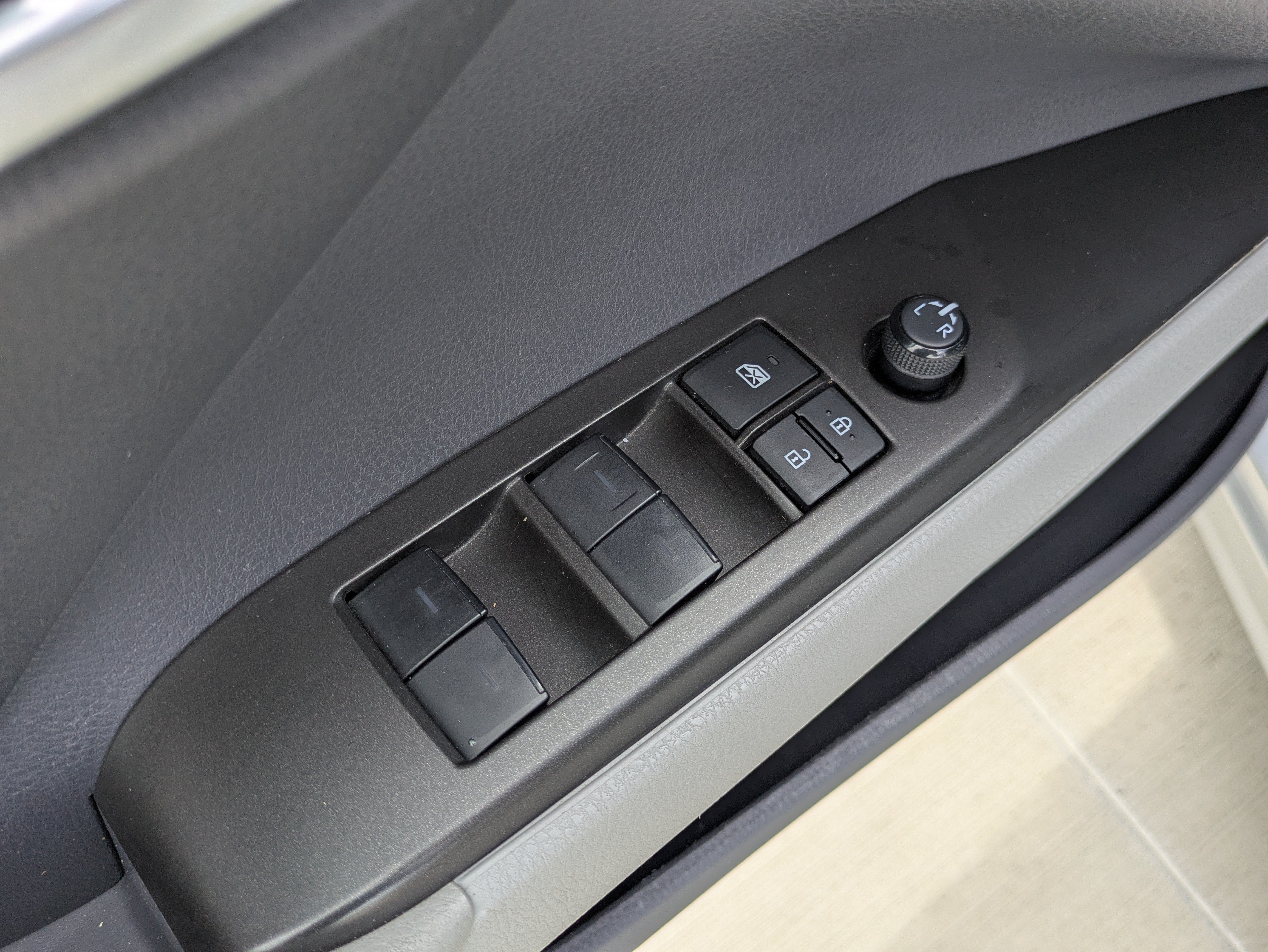 Used 2024 Toyota Camry SE FWD image 12