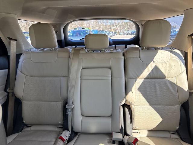 Used 2020 Ford Explorer Platinum w/ Premium Technology Package AWD/4WD image 23