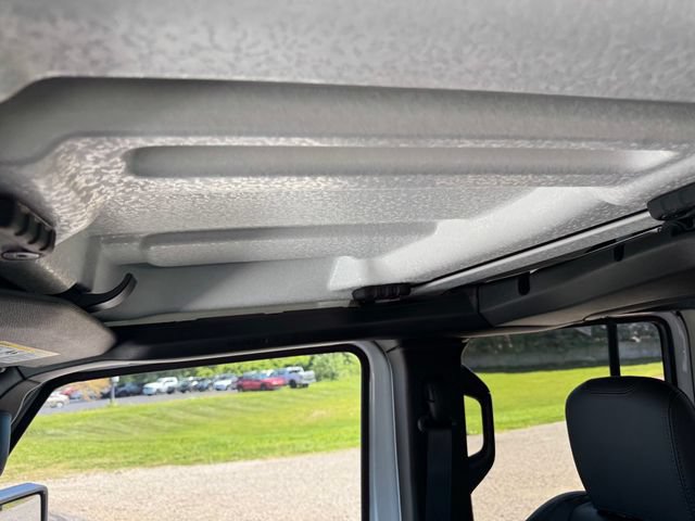 New 2026 Jeep Gladiator Sport AWD/4WD image 38