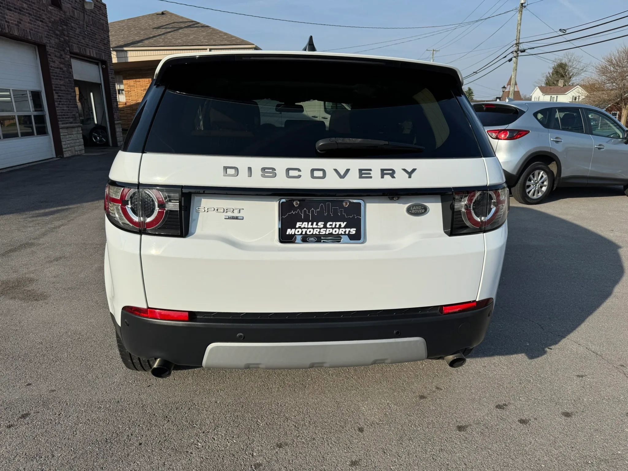 Used 2018 Land Rover Discovery Sport HSE image 13