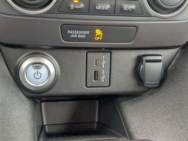 Used 2024 Nissan Leaf S image 27