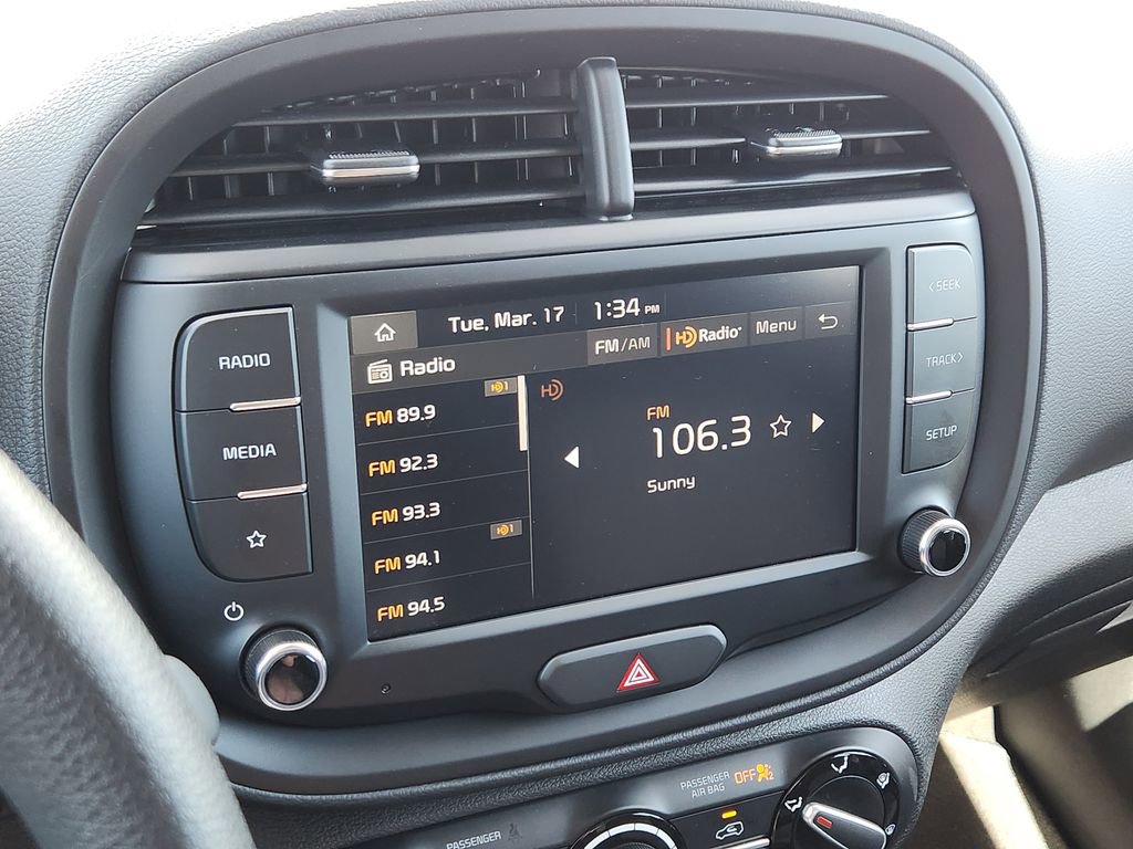 Certified 2025 Kia Soul LX image 16