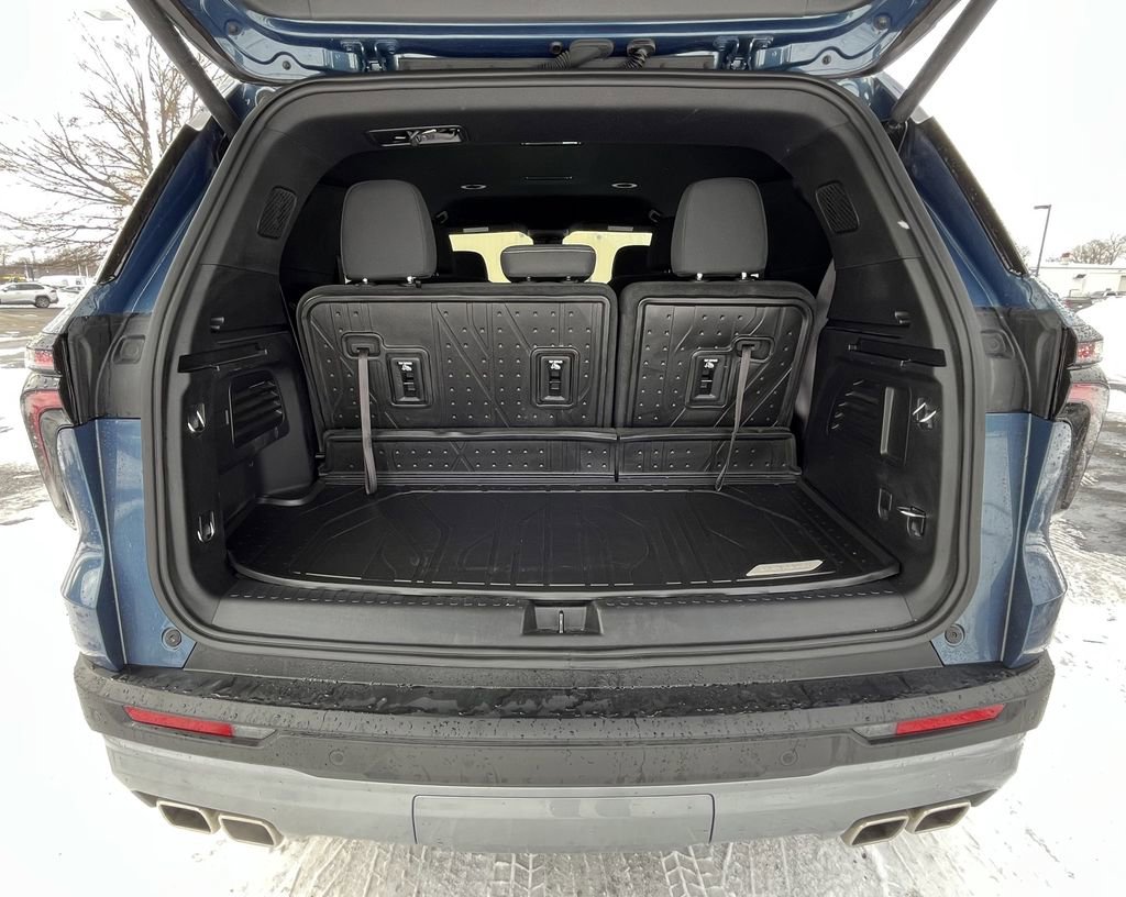 Used 2024 Chevrolet Traverse LT w/ Enhanced Driving Package image 4