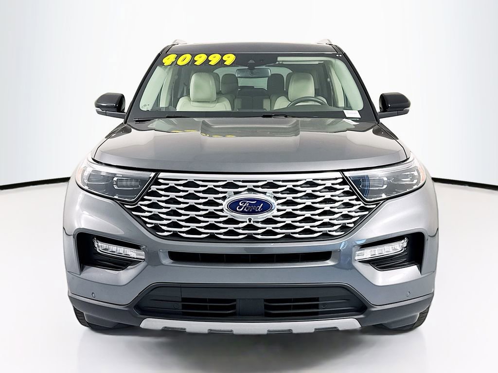 Used 2023 Ford Explorer Platinum image 2