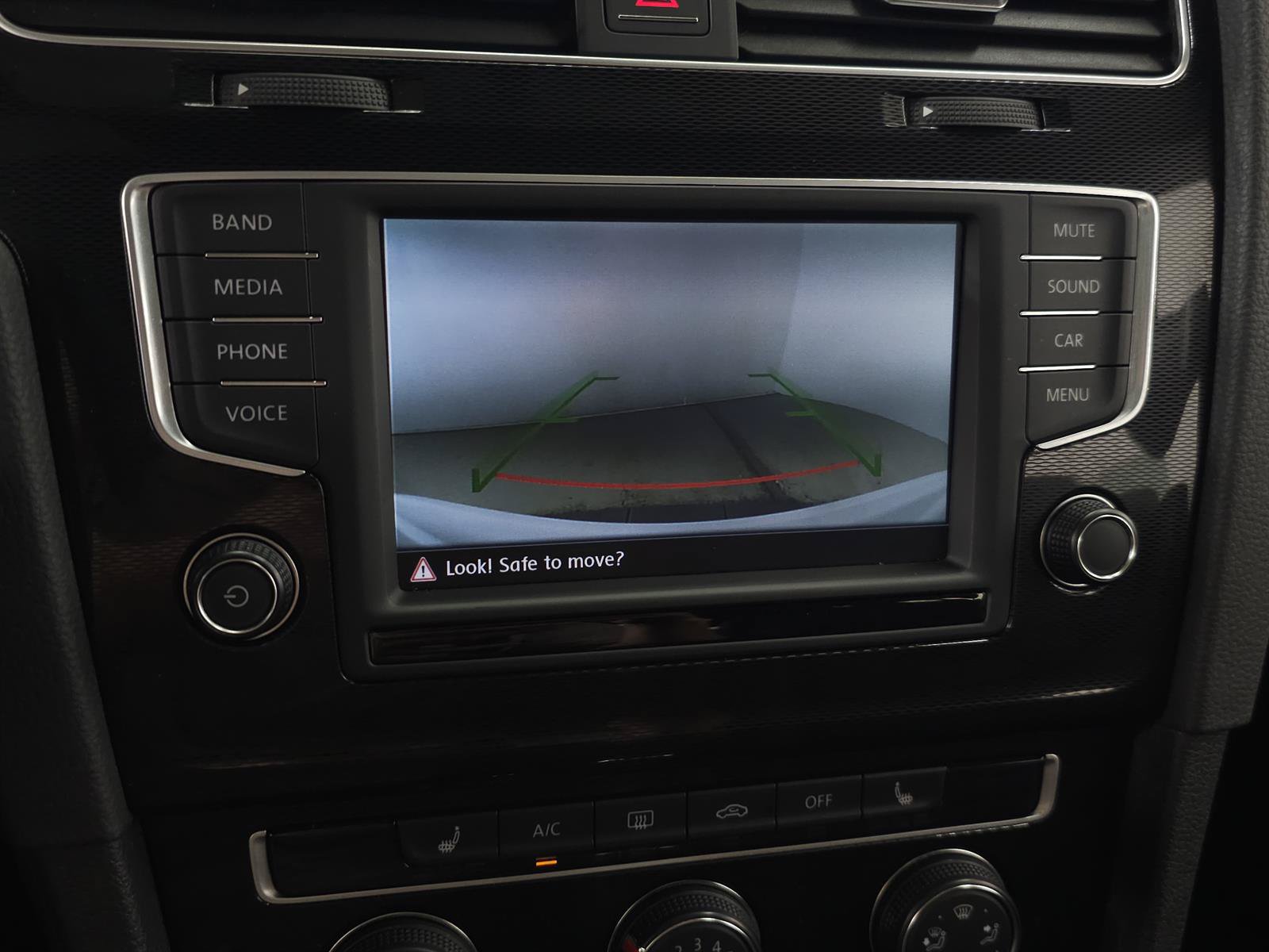 Used 2016 Volkswagen GTI SE FWD image 21