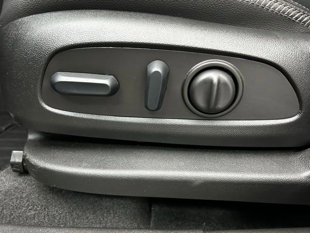 Used 2023 GMC Terrain Denali image 10