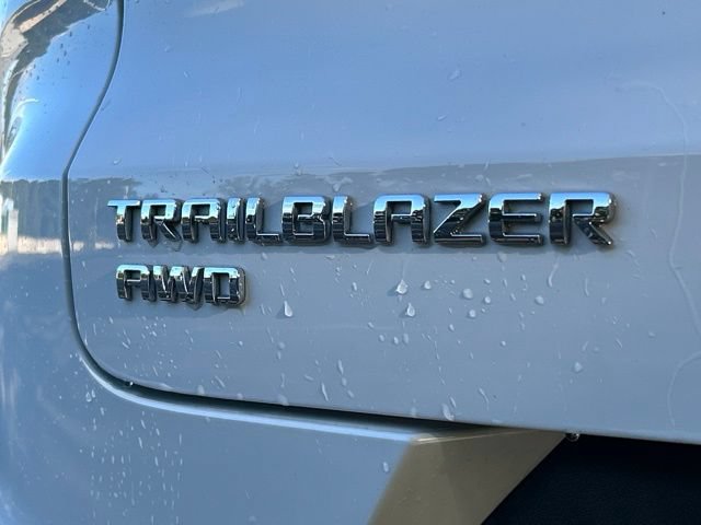 Used 2021 Chevrolet TrailBlazer LT w/ Convenience Package AWD/4WD image 11