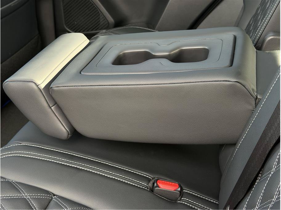 Used 2025 Mitsubishi Outlander 4WD Plug-In Hybrid image 22
