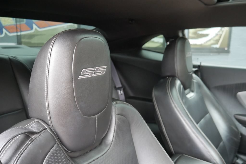 Used 2011 Chevrolet Camaro SS RWD image 10
