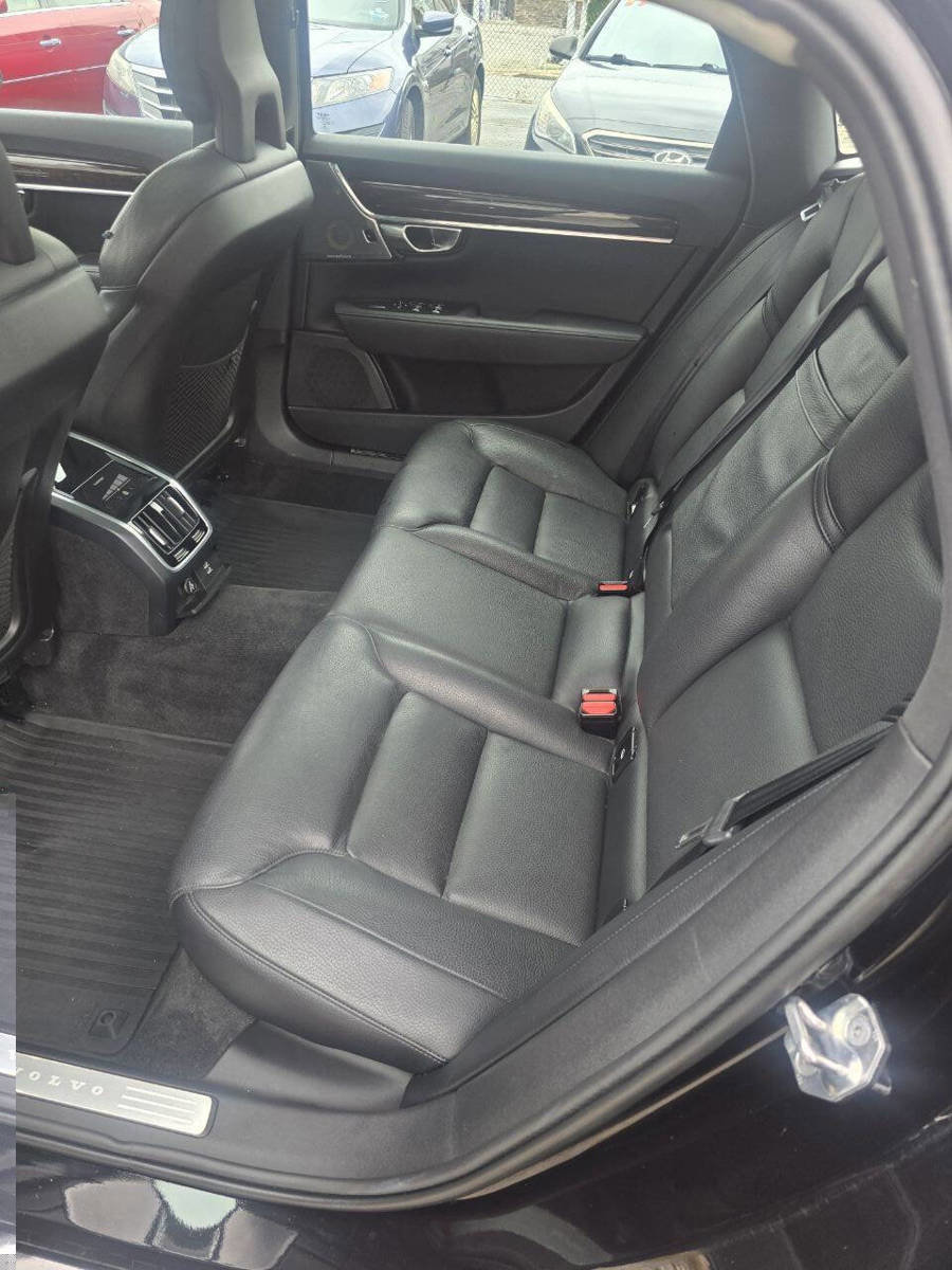 Used 2018 Volvo S90 T5 Momentum w/ Convenience Package image 10