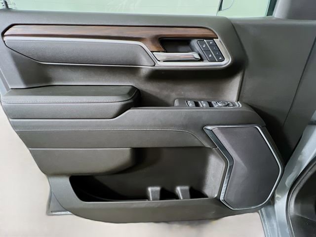 Used 2025 GMC Sierra 1500 SLT image 32