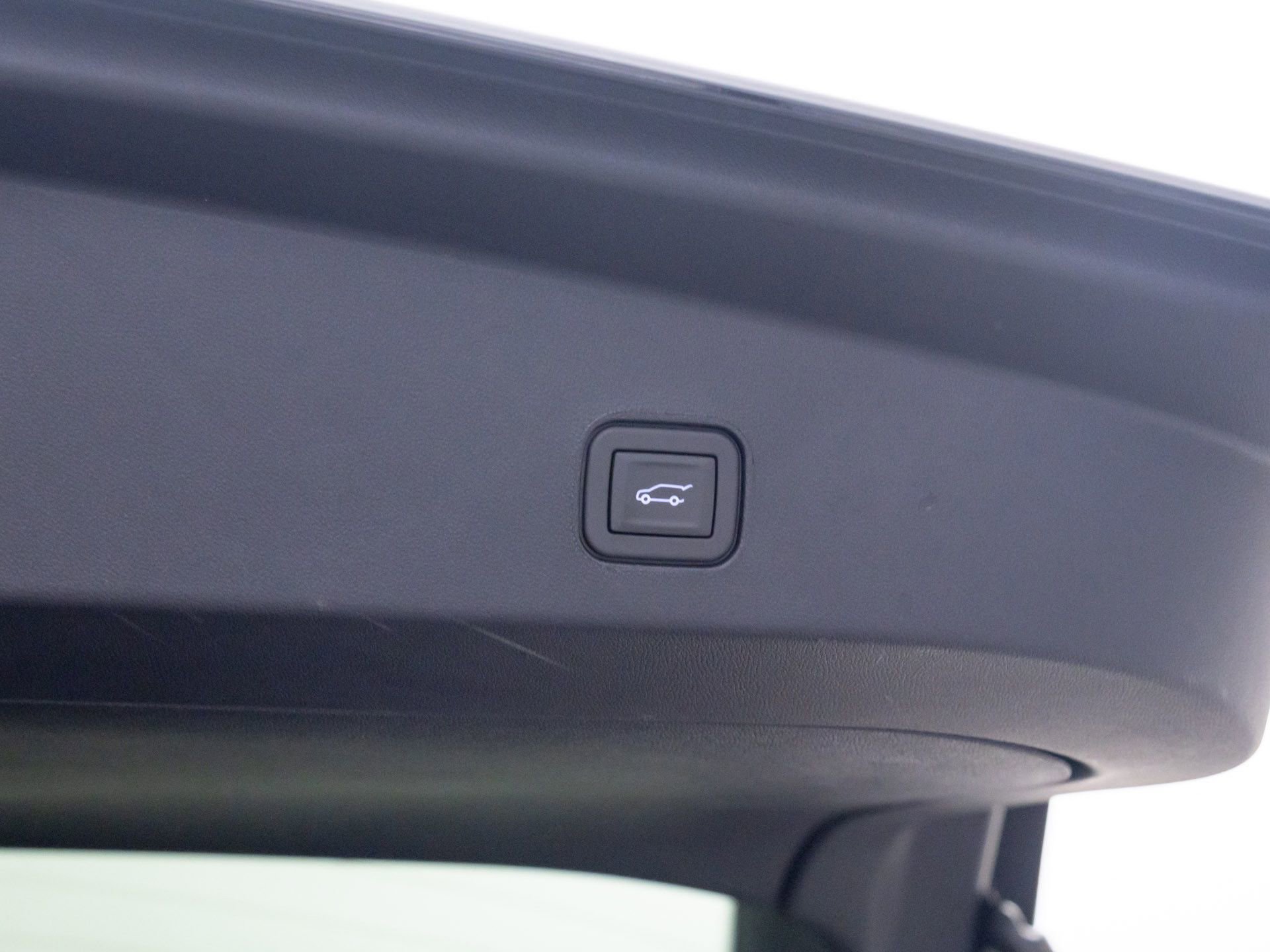 New 2026 Cadillac Lyriq V w/ LPO, Red Accent Package image 33