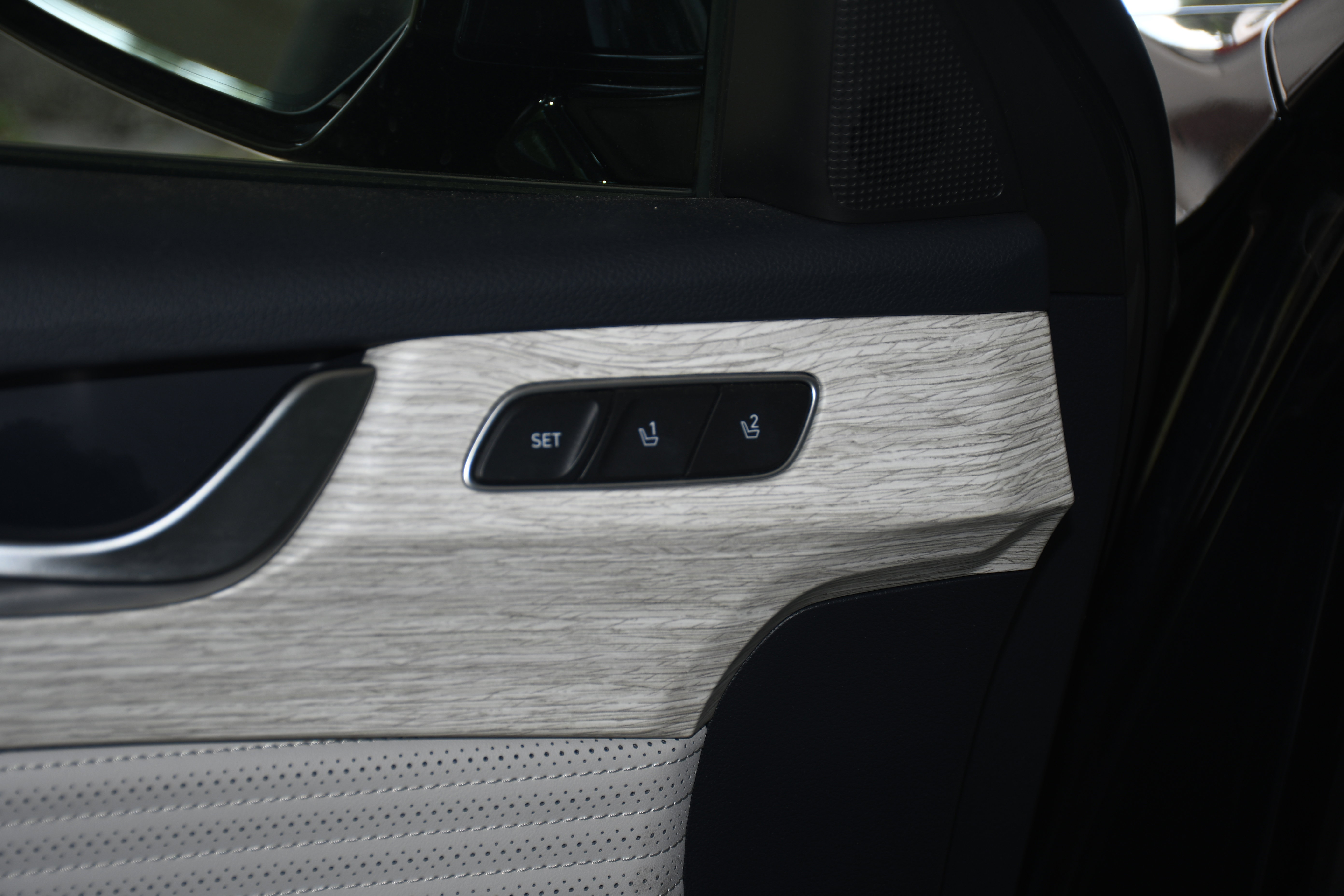 Used 2023 Hyundai Palisade Calligraphy image 12