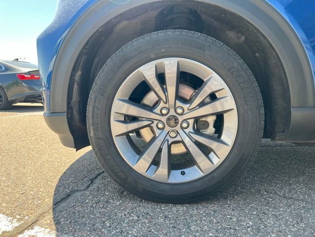 Used 2022 Ford Explorer XLT w/ Equipment Group 202A AWD/4WD image 23