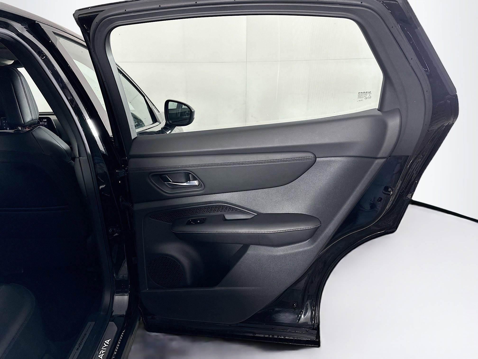 Used 2023 Nissan Ariya AWD image 29