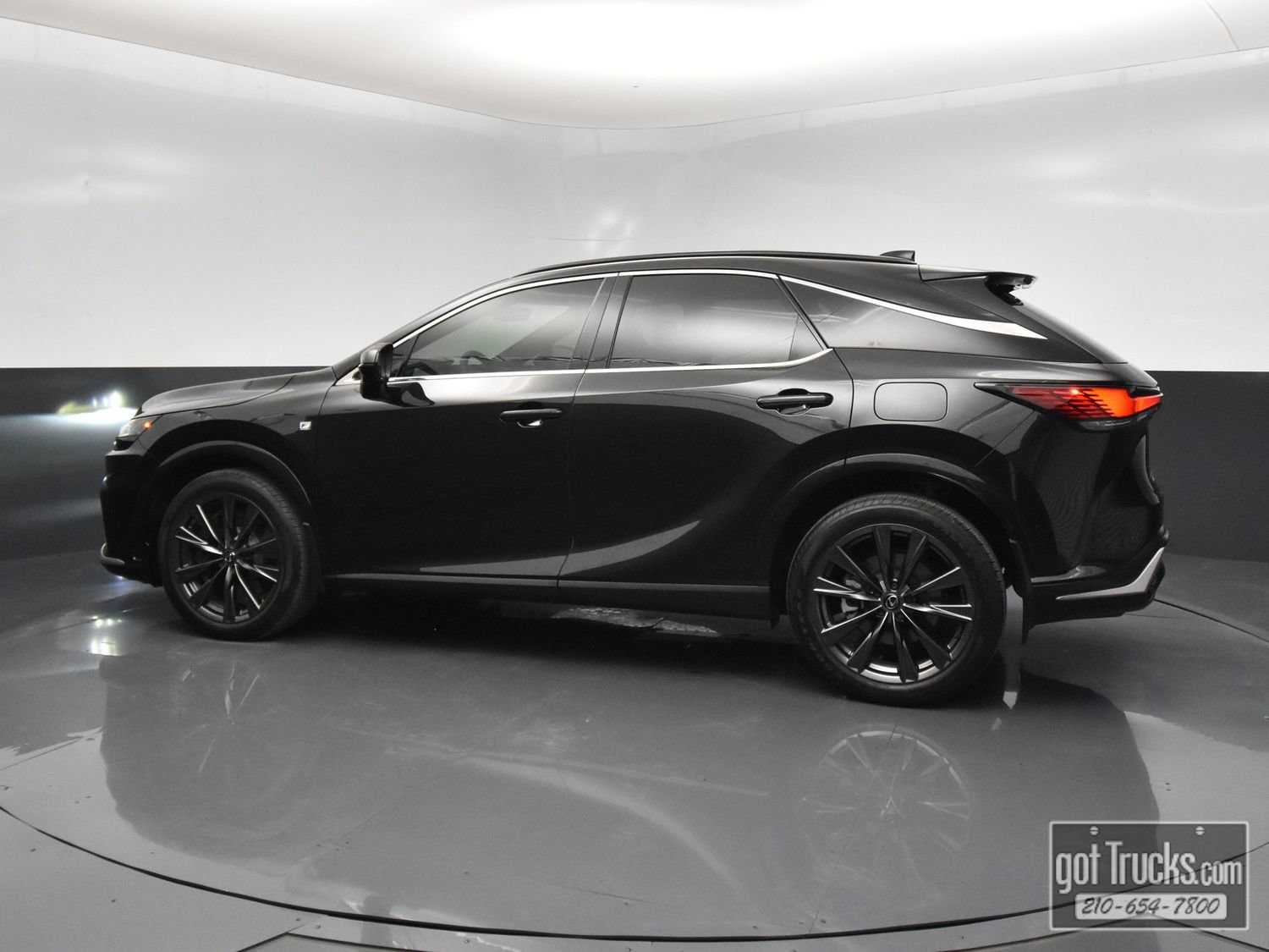 Used 2024 Lexus RX 350 F Sport w/ Convenience Package AWD/4WD image 3