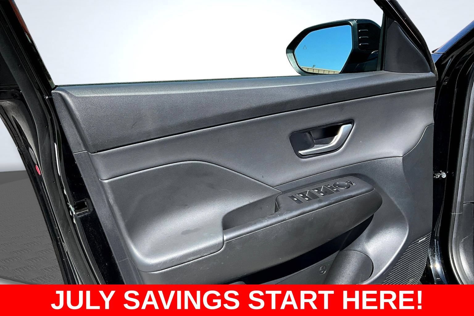 Used 2025 Hyundai Kona Limited FWD image 26