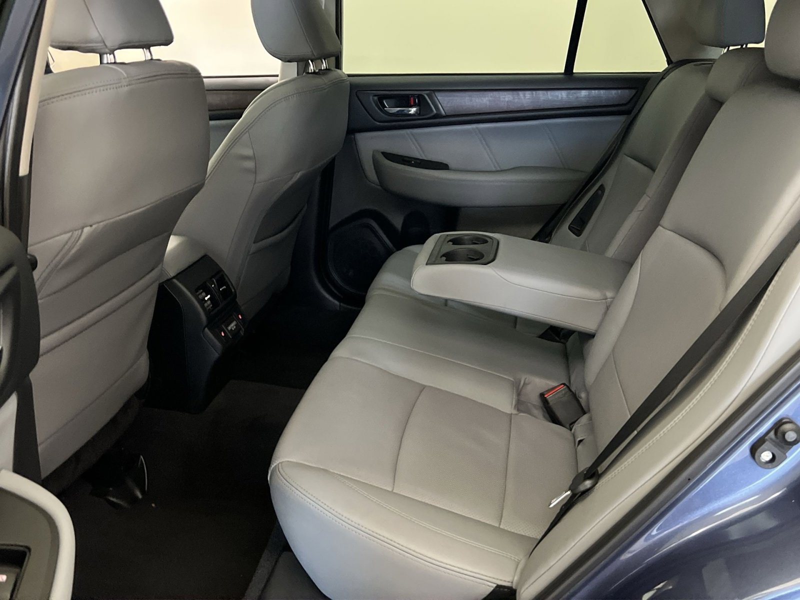 Used 2018 Subaru Outback 2.5i Limited image 23