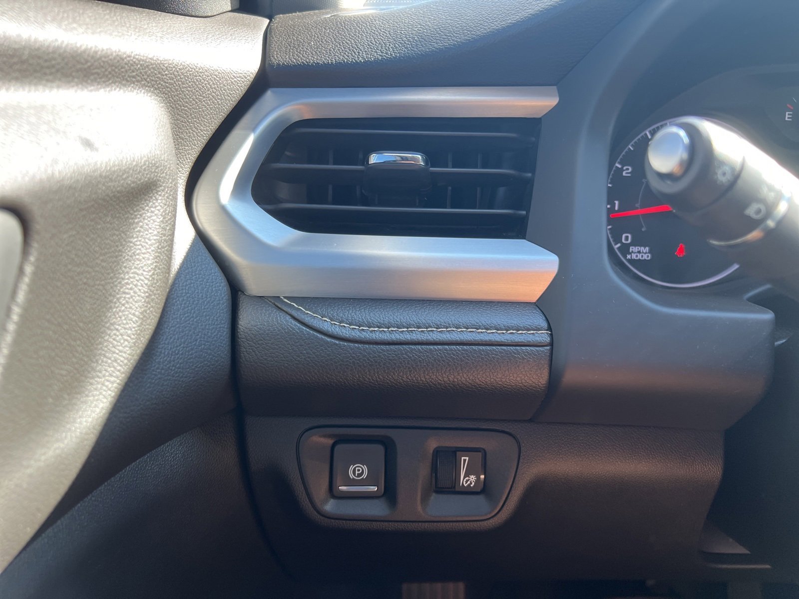 Used 2019 GMC Acadia SLE w/ Driver Alert Package I image 19