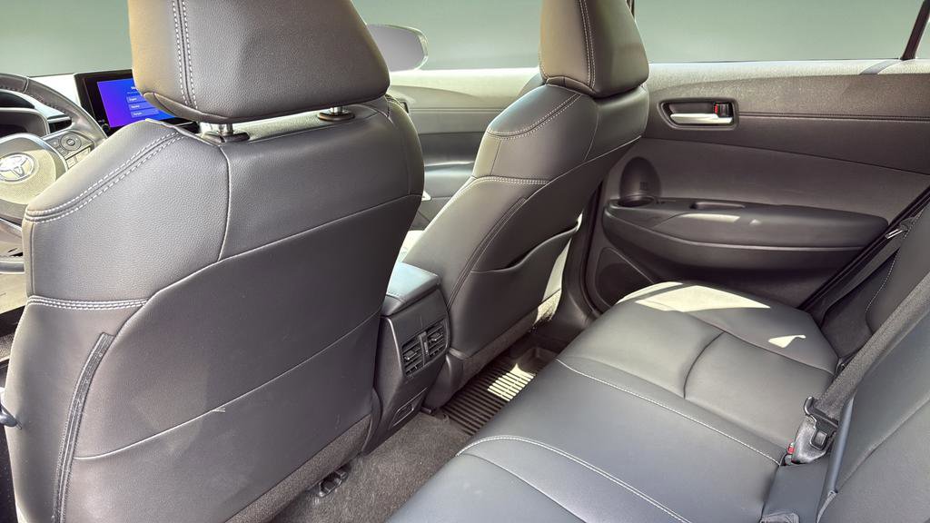 Used 2023 Toyota Corolla Cross XLE w/ Convenience Package AWD/4WD image 15