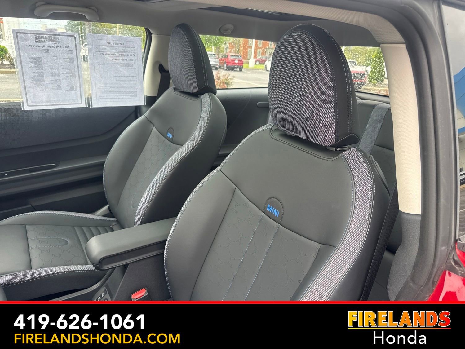 Used 2025 MINI Cooper 2-Door Hardtop FWD image 11