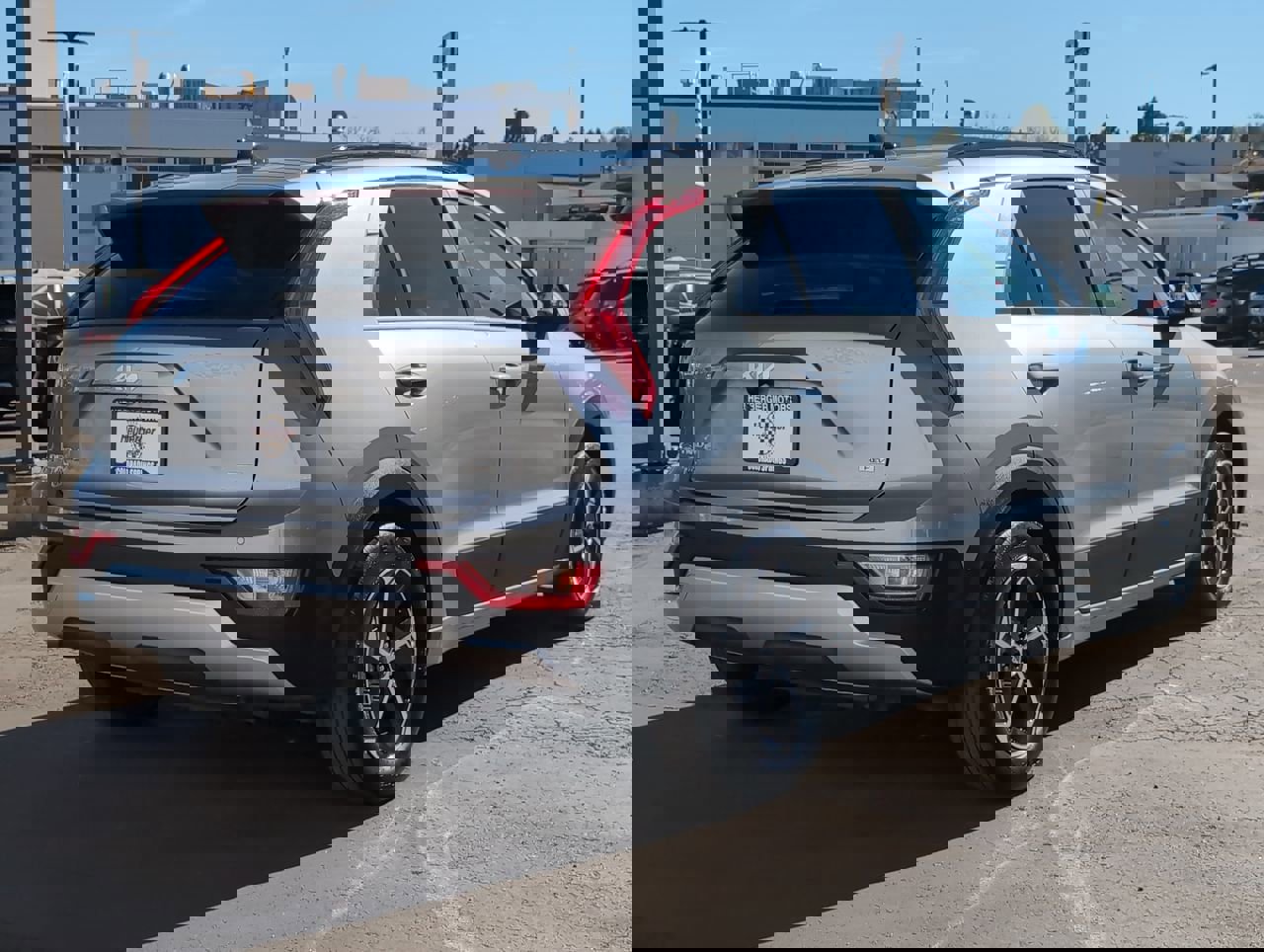 Used 2023 Kia Niro EX image 7